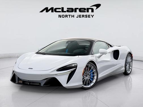 2026 McLaren Artura 