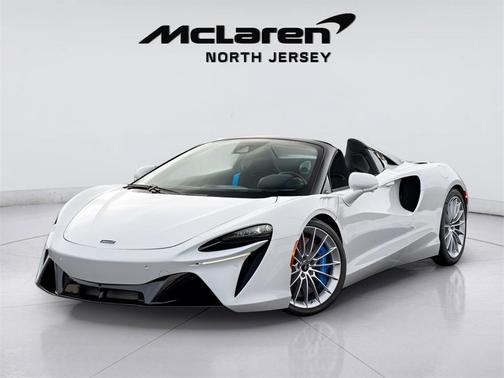 2026 McLaren Artura 