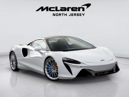 2026 McLaren Artura 