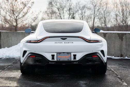 2025 Aston Martin Vantage Base