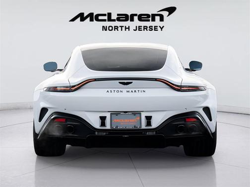 2025 Aston Martin Vantage Base