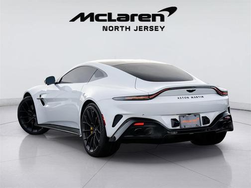 2025 Aston Martin Vantage Base