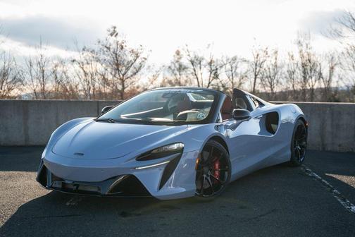 2025 McLaren Artura TechLux