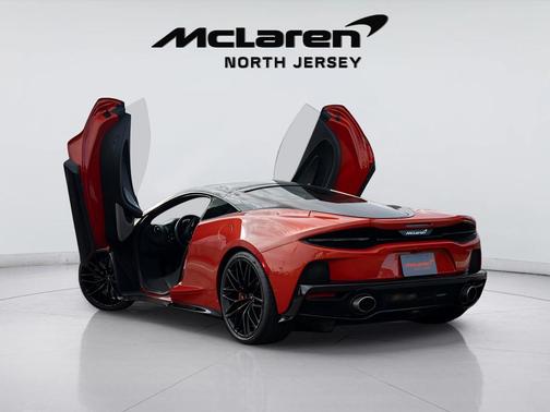 2023 McLaren GT Base