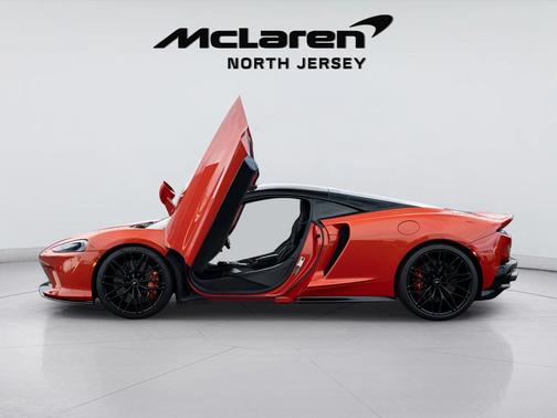 2023 McLaren GT Base