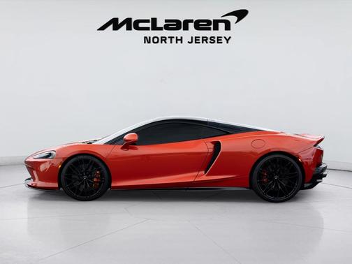 2023 McLaren GT Base