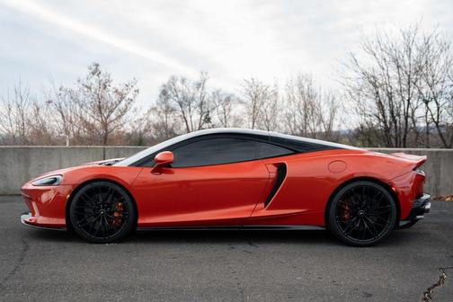2023 McLaren GT Base