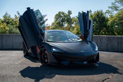 2017 McLaren 570GT Base
