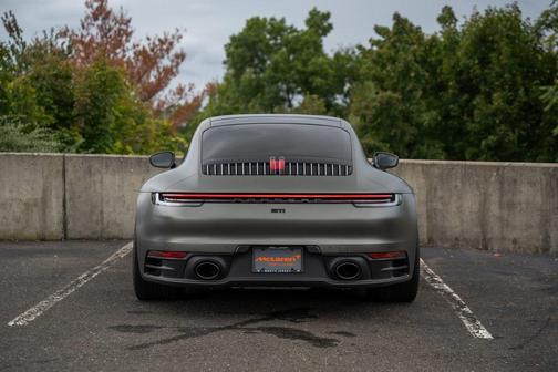 2022 Porsche 911 Carrera 4
