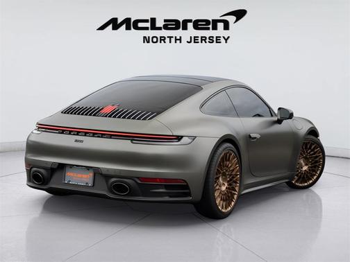 2022 Porsche 911 Carrera 4