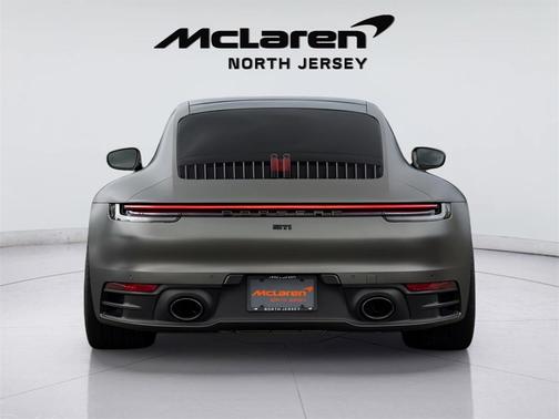 2022 Porsche 911 Carrera 4