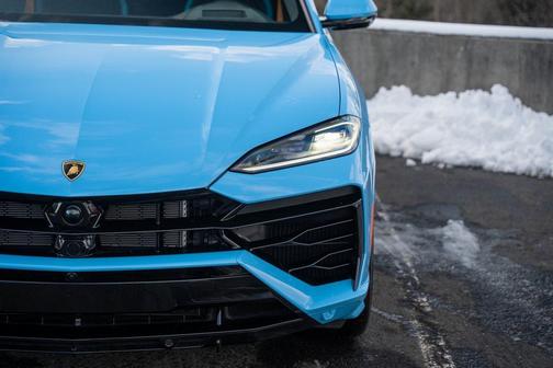 2025 Lamborghini Urus SE