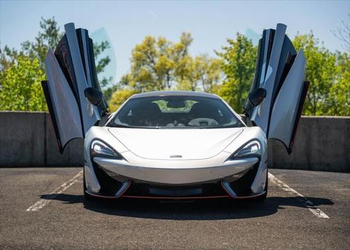 2016 McLaren 570S Base