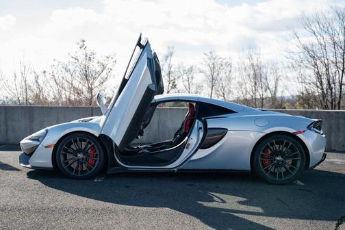 2018 McLaren 570S Base