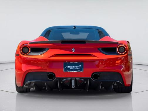 Red 2017 Ferrari 488 GTB Base