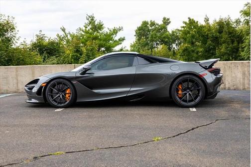 2022 McLaren 720S Base