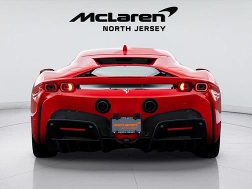 2022 Ferrari SF90 Stradale Base