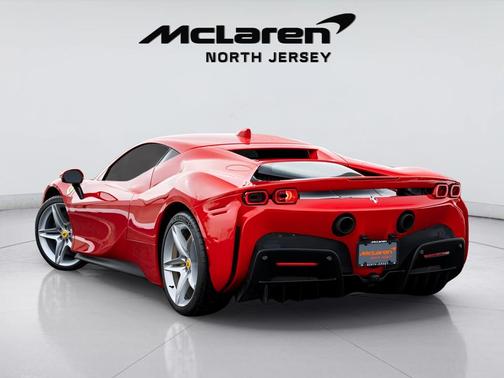 2022 Ferrari SF90 Stradale Base