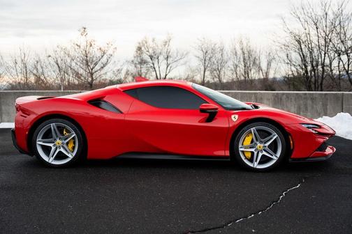 2022 Ferrari SF90 Stradale Base