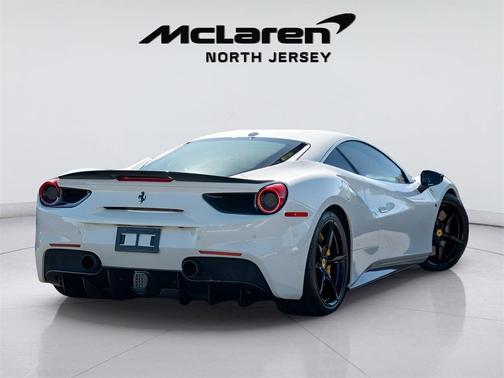 2016 Ferrari 488 GTB Base