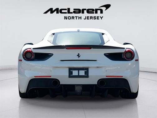 2016 Ferrari 488 GTB Base