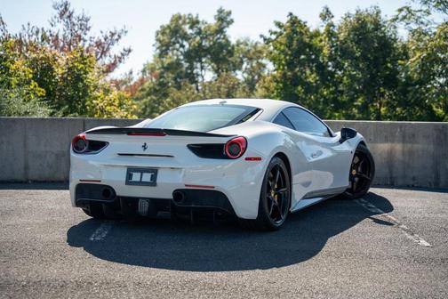 2016 Ferrari 488 GTB Base