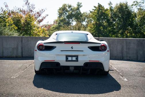 2016 Ferrari 488 GTB Base