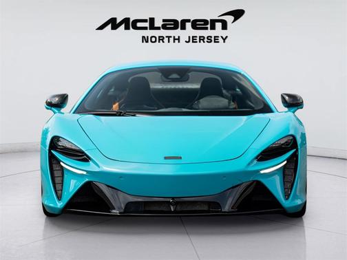 2025 McLaren Artura Performance