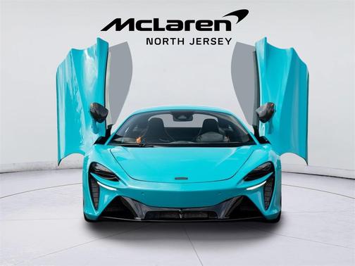 2025 McLaren Artura Performance
