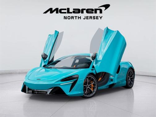 2025 McLaren Artura Performance