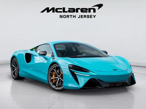 2025 McLaren Artura Performance
