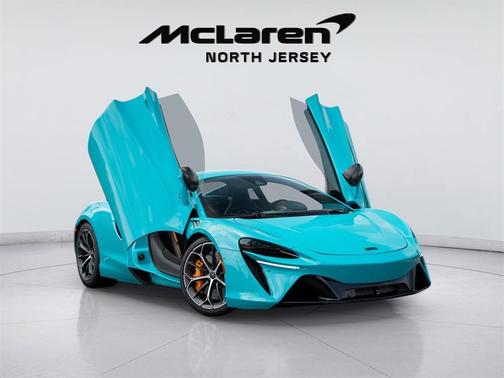 2025 McLaren Artura Performance