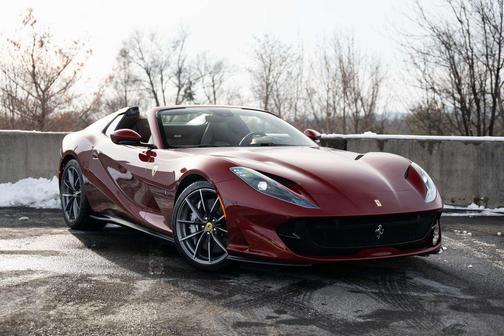 2022 Ferrari 812 GTS Base