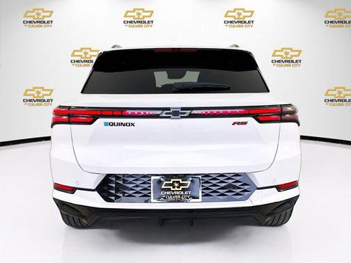 Iridescent Pearl Tricoat 2025 Chevrolet Equinox EV RS