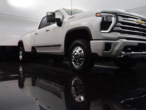 2025 Chevrolet Silverado 3500 High Country