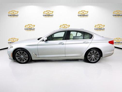 2018 BMW 530 530i
