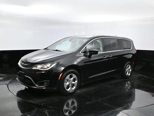 2018 Chrysler Pacifica Hybrid Touring Plus