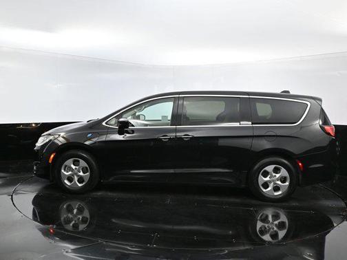 2018 Chrysler Pacifica Hybrid Touring Plus