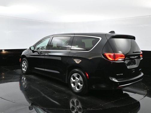 2018 Chrysler Pacifica Hybrid Touring Plus