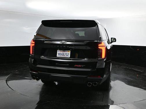 2025 Chevrolet Suburban RST