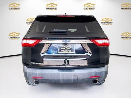 Mosaic Black Metallic 2020 Chevrolet Traverse LS