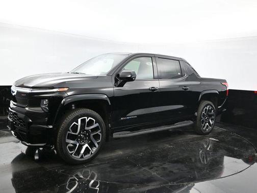 2025 Chevrolet Silverado EV RST