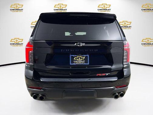 2025 Chevrolet Suburban RST