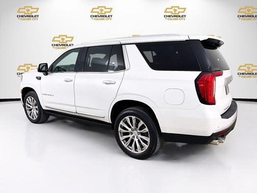 White Frost Tricoat 2022 GMC Yukon Denali