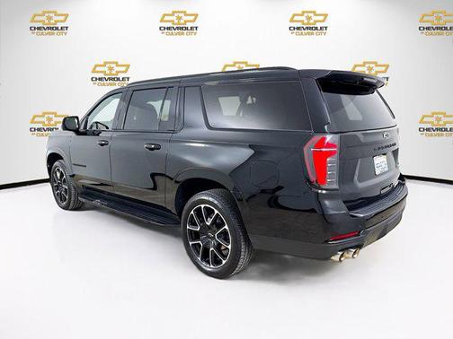 2025 Chevrolet Suburban RST