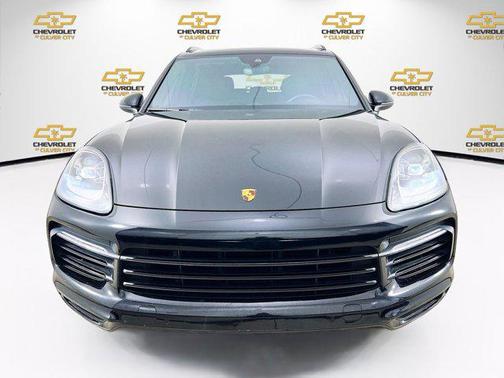 2023 Porsche Cayenne Platinum Edition