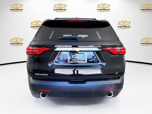 Mosaic Black Metallic 2023 Chevrolet Traverse LT Cloth