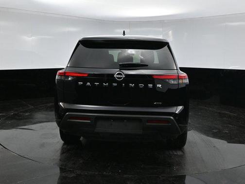 2022 Nissan Pathfinder S 4WD