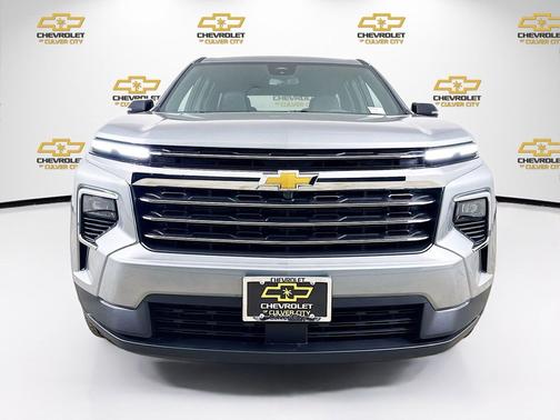 Sterling Gray Metallic 2026 Chevrolet Traverse LT