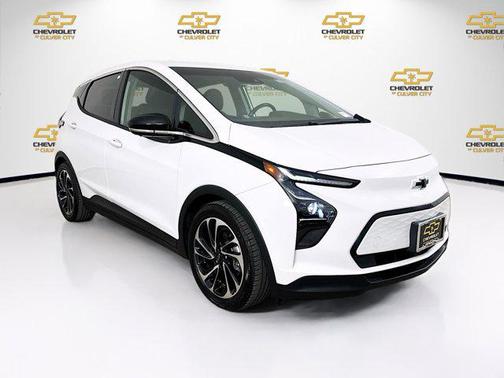 Summit White 2022 Chevrolet Bolt EV FWD 2LT